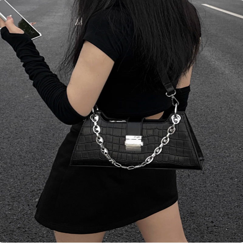 Small Niche Design, High-end And Western-style One Shoulder Baguette Bag For Women